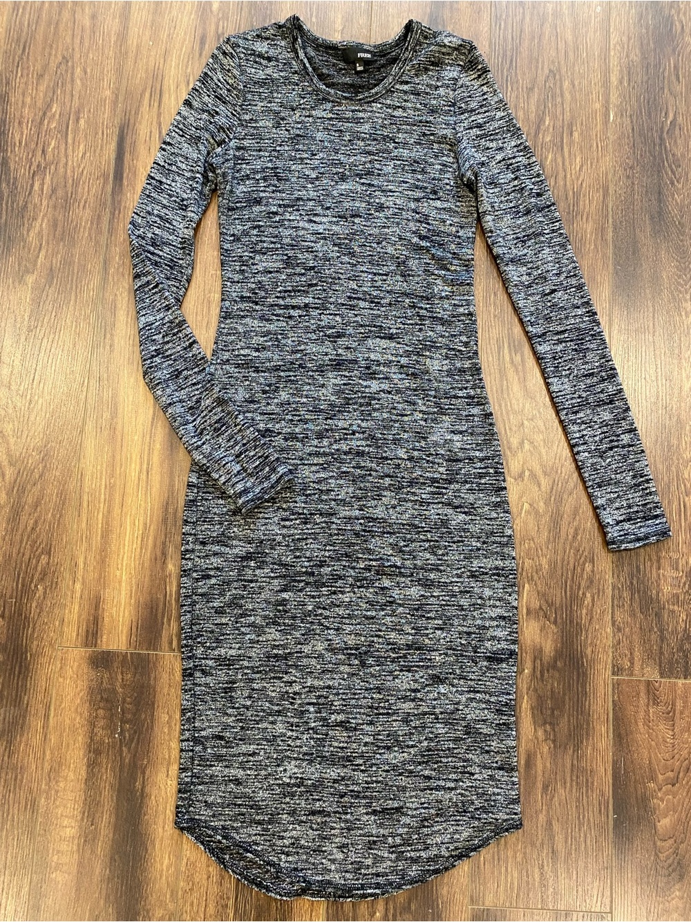 Wilfred bodycon midi dress long sleeve grey Aritzia